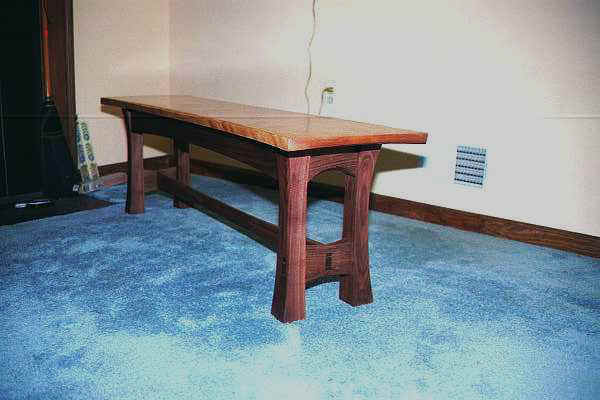 bench4.jpg (25349 bytes)