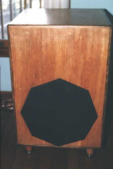 speakers3.jpg (16304 bytes)