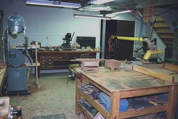 shop1.jpg (34054 bytes)