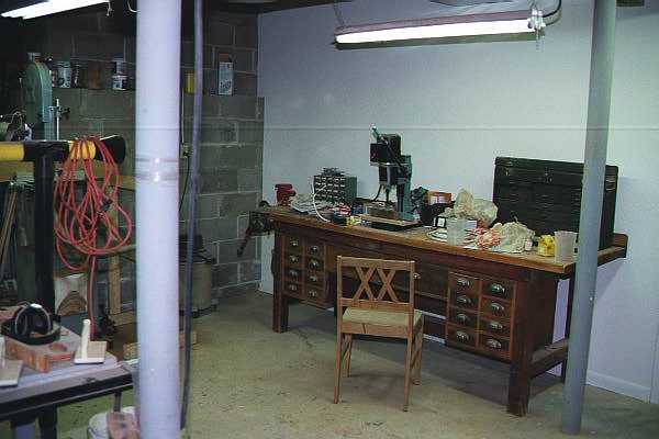 shop3.jpg (27961 bytes)